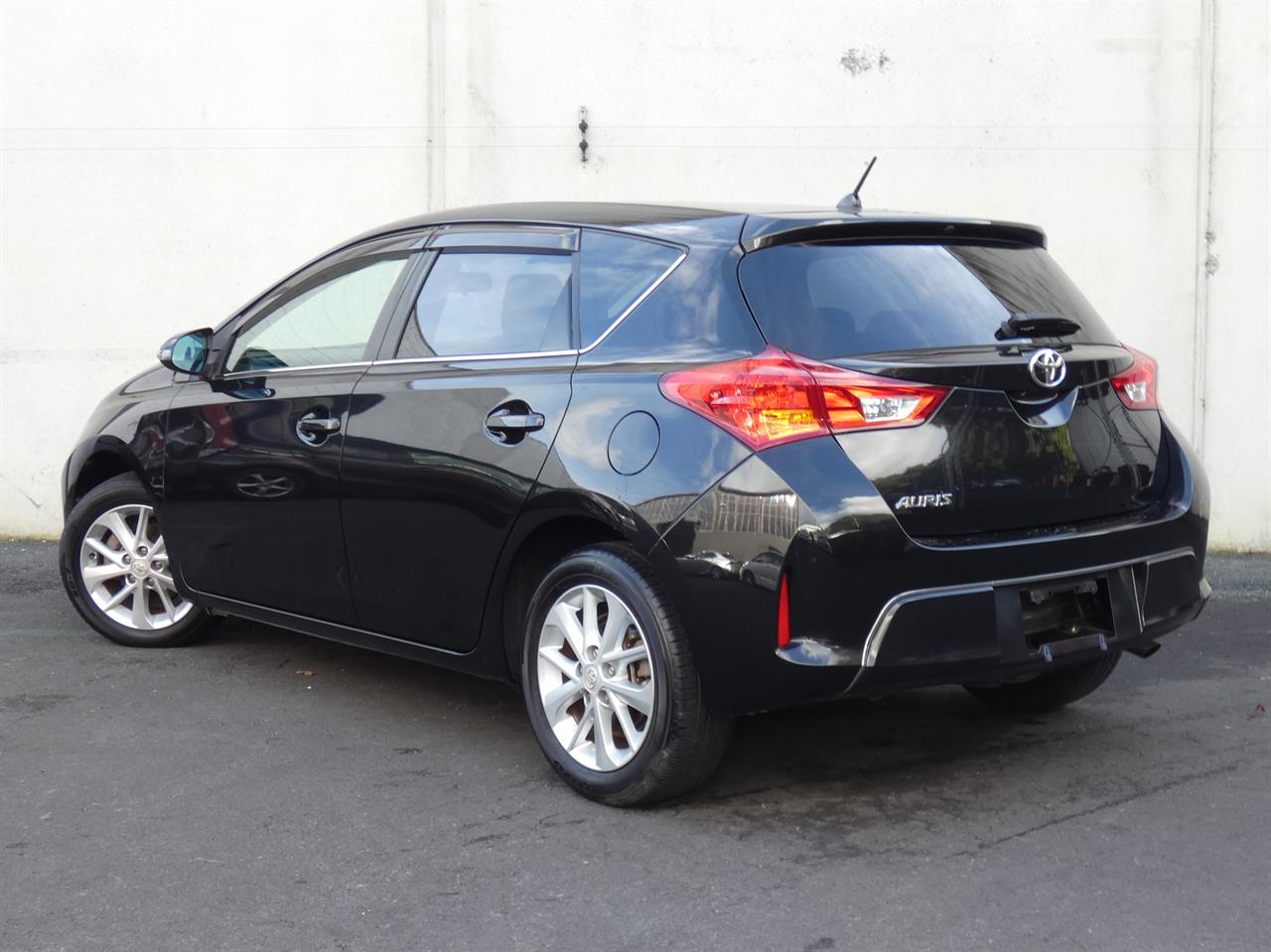 2015 Toyota COROLLA AURIS