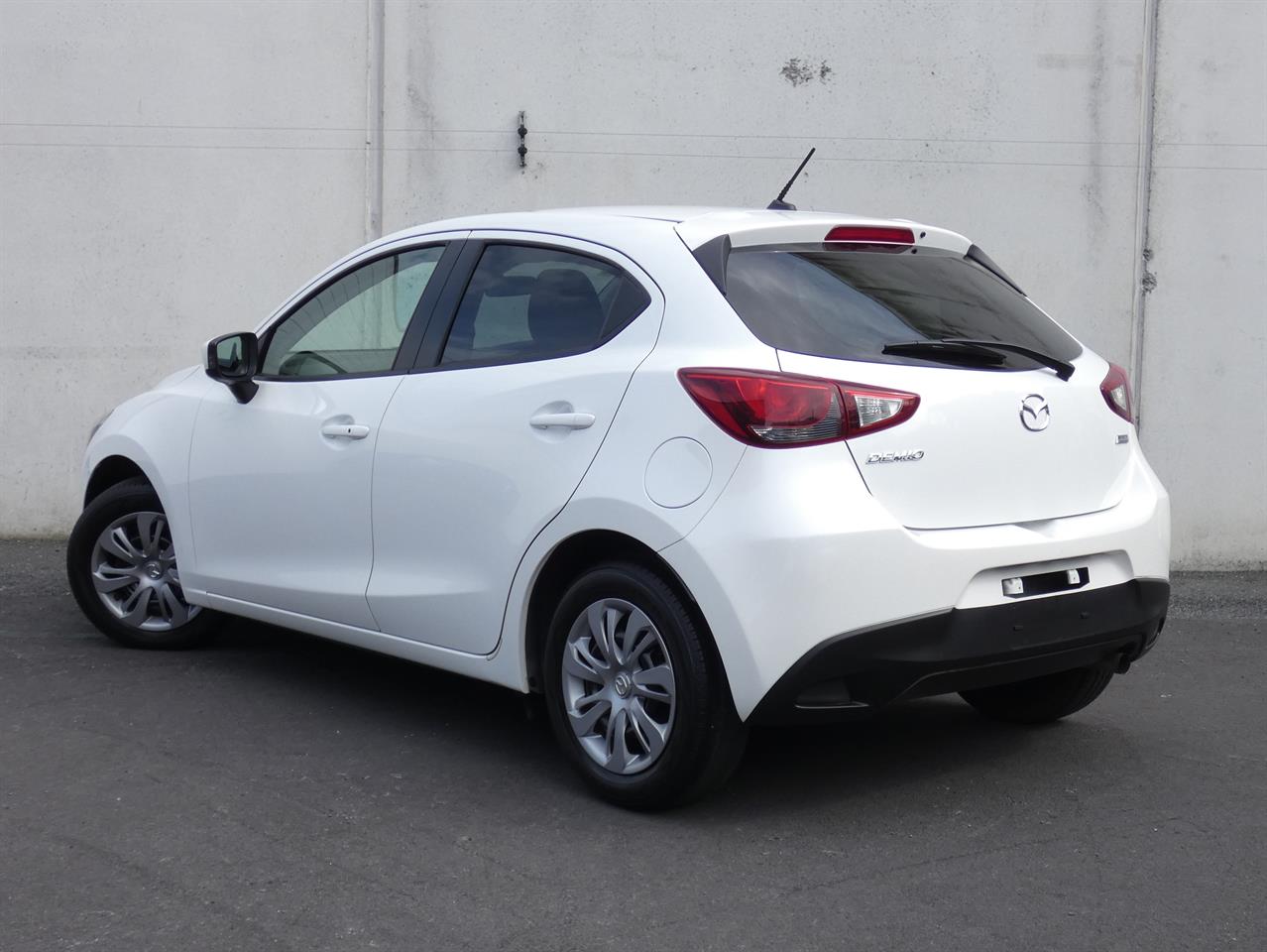 2015 Mazda DEMIO