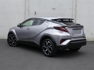 2017 Toyota C-HR - Thumbnail