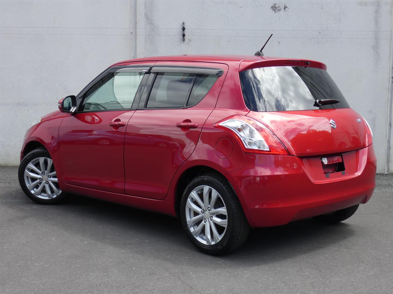 2015 Suzuki SWIFT