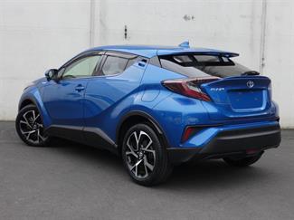 2017 Toyota C-HR - Thumbnail