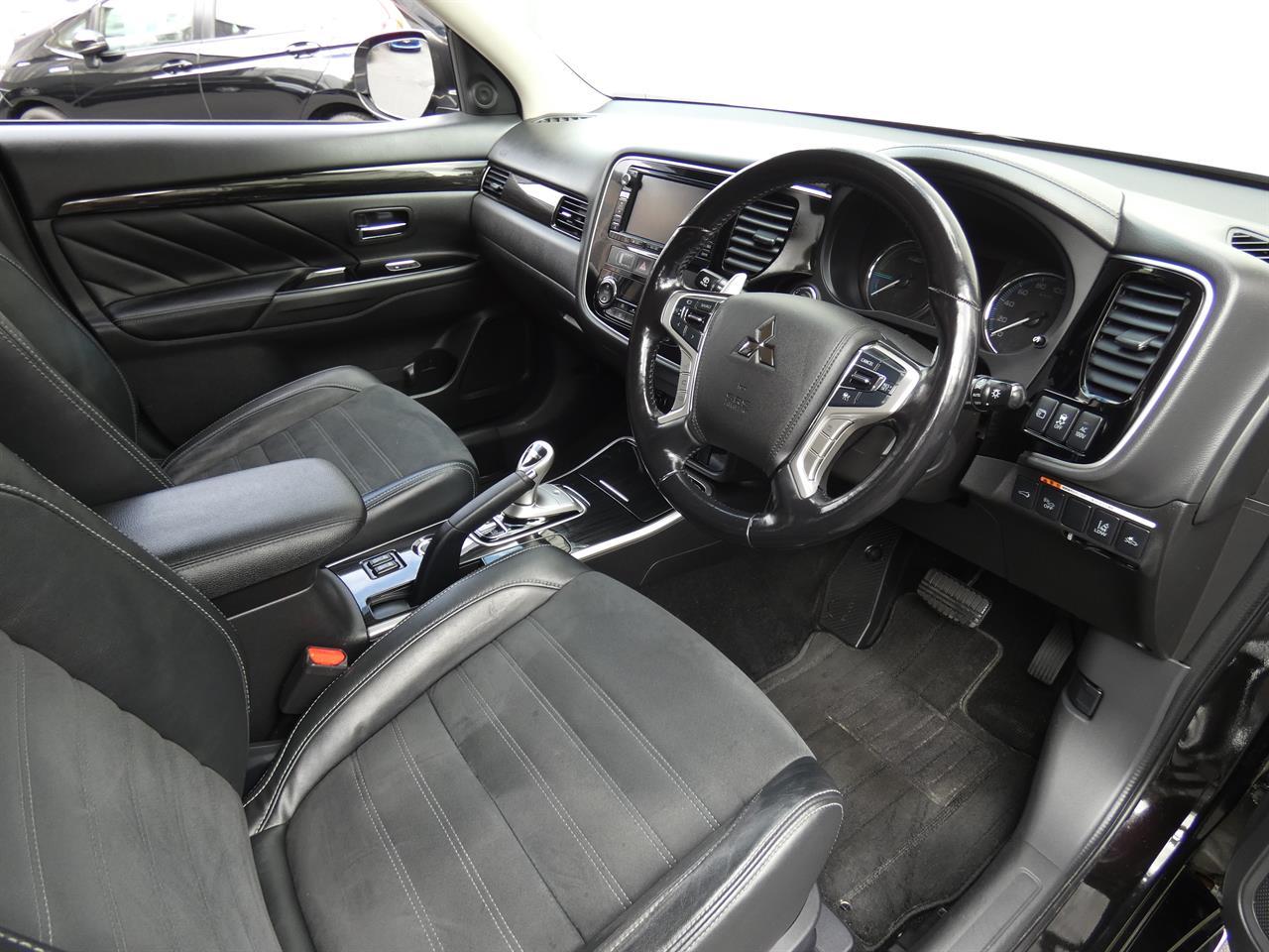 2016 Mitsubishi Outlander (4WD)