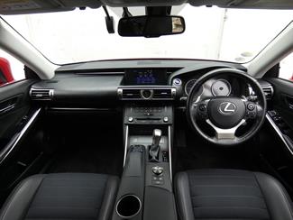 2015 Lexus IS 300H - Thumbnail