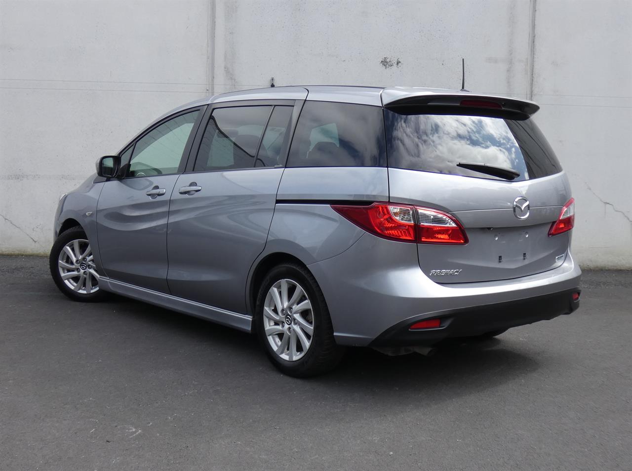 2016 Mazda Premacy