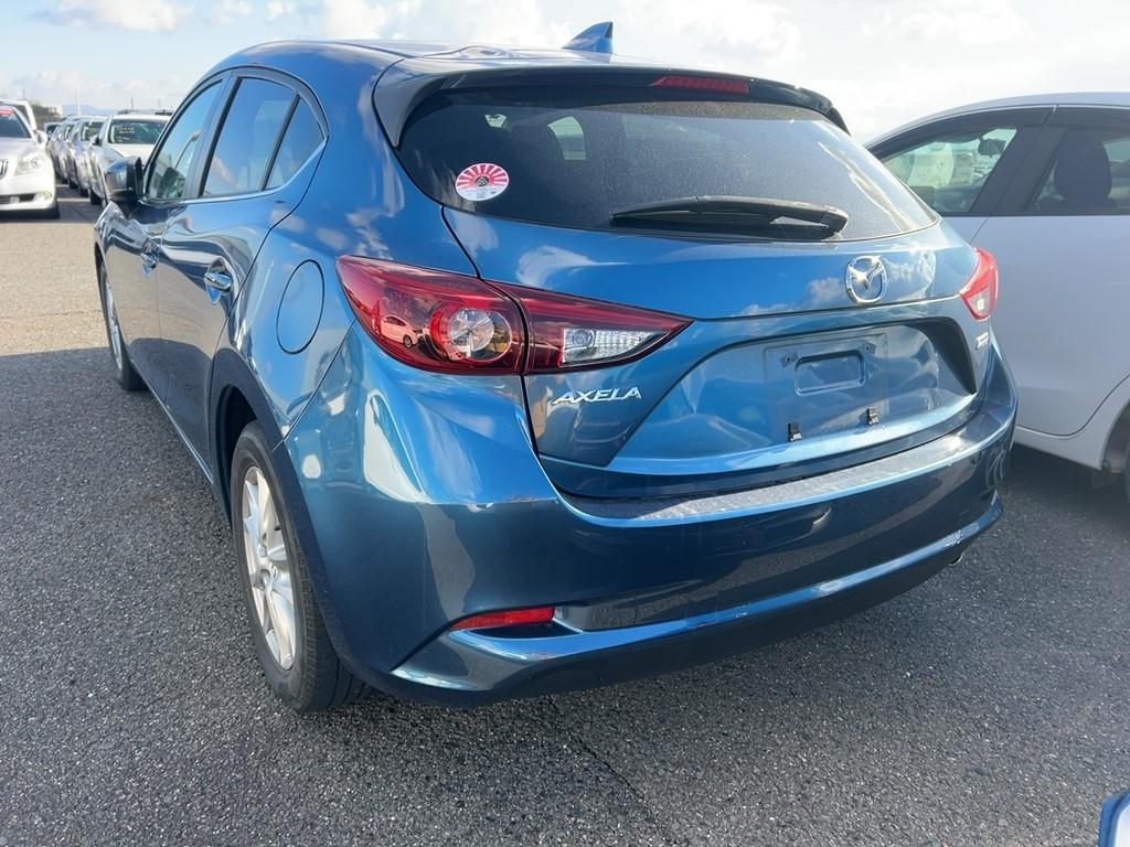 2016 Mazda AXELA