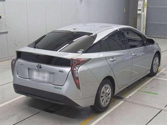 2018 Toyota Prius - Thumbnail