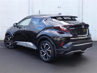 2017 Toyota C-HR - Thumbnail