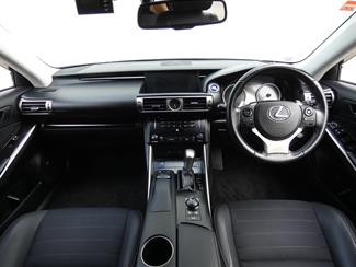 2014 Lexus IS 300H - Thumbnail