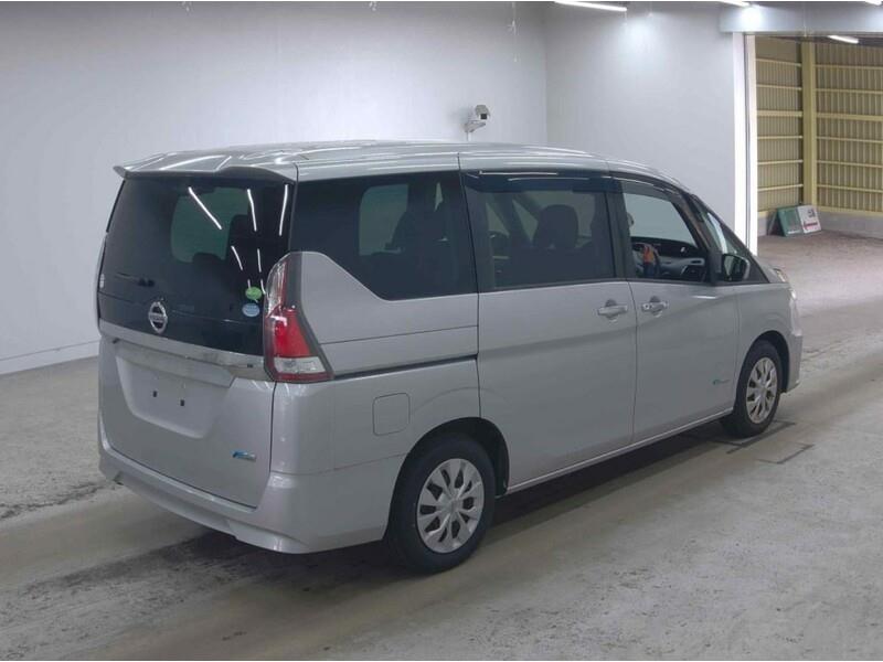 2016 Nissan SERENA