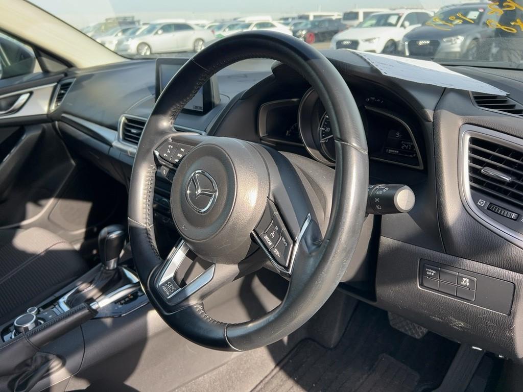 2016 Mazda AXELA