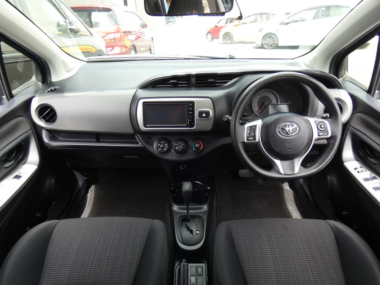 2014 Toyota VITZ