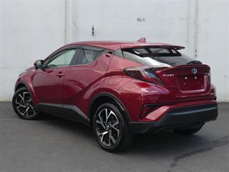 2017 Toyota C-HR - Thumbnail