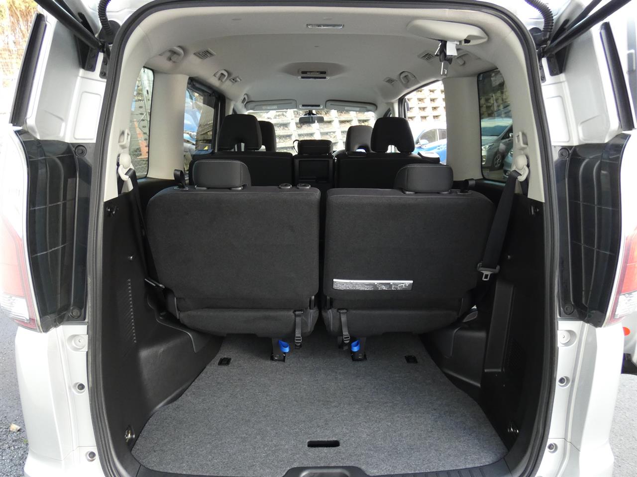 2017 Nissan SERENA